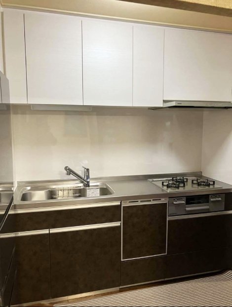 収納もデザインも叶えたストレスフリーキッチンイメージ